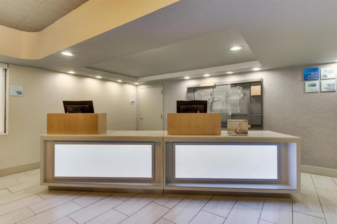 Holiday Inn Express Pittston - Scranton Airport By Ihg Exterior foto